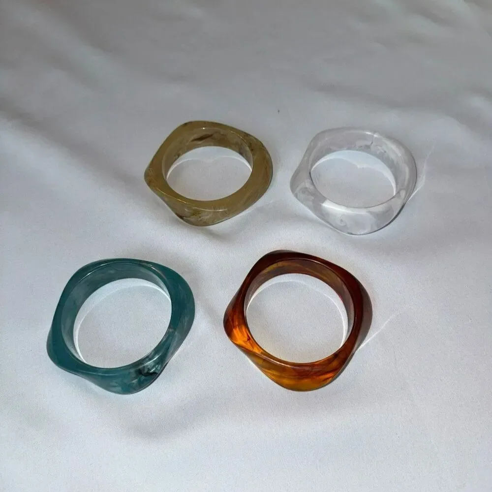 4-piece Set Chunky Smooth Acrylic Stackable Bangles